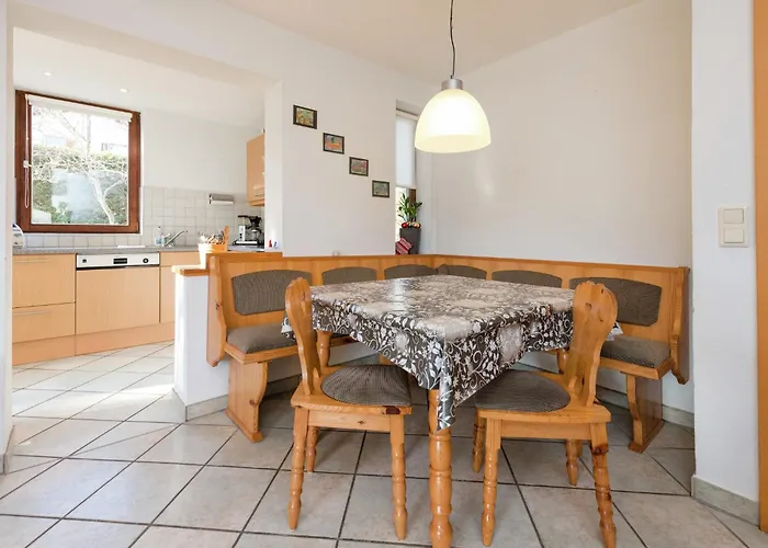 In Near Slopes * 格洛博明